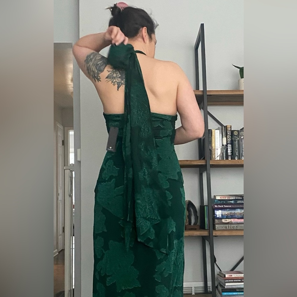 NWT Elegant Emerald tie back Halter Maxi Dress with side Slit - Picture 4 of 4